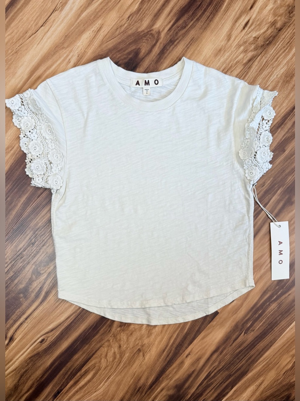 AMO Cream Lace-Trim Short Sleeve Organic Cotton Tee - New